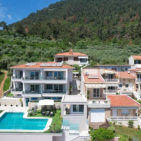 Daire Finikas Luxury Thassos Golden *
