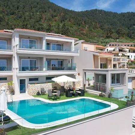 Finikas Luxury Thassos Golden 크리시 아모우디아