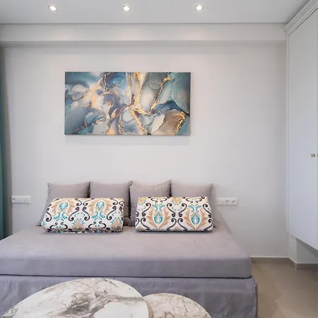 Finikas Luxury Thassos Golden *