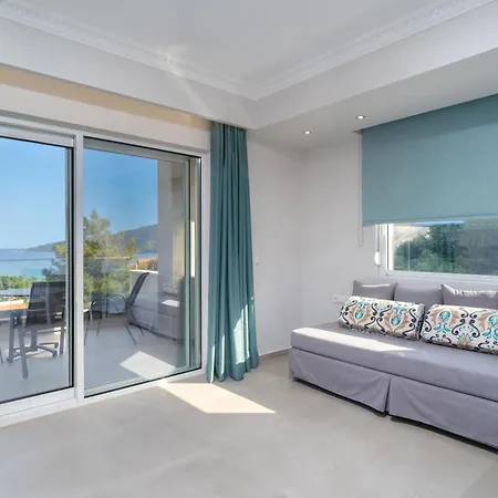 Finikas Luxury Thassos Golden *