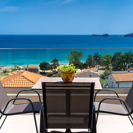 Finikas Luxury Thassos Golden 크리시 아모우디아