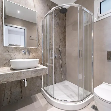 Finikas Luxury Thassos Golden *