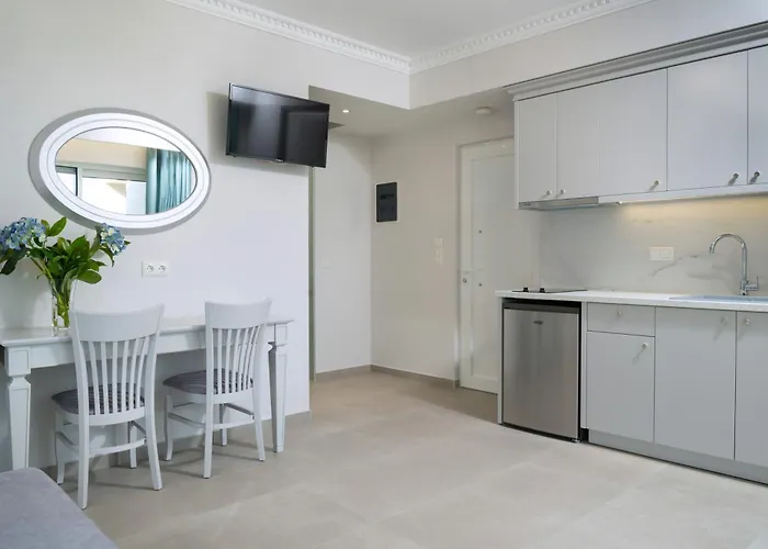 Finikas Luxury Thassos Golden Daire