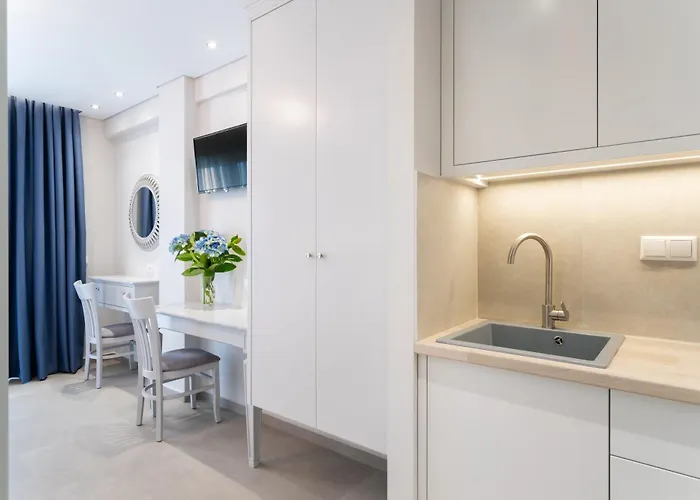 Finikas Luxury Thassos Golden Daire